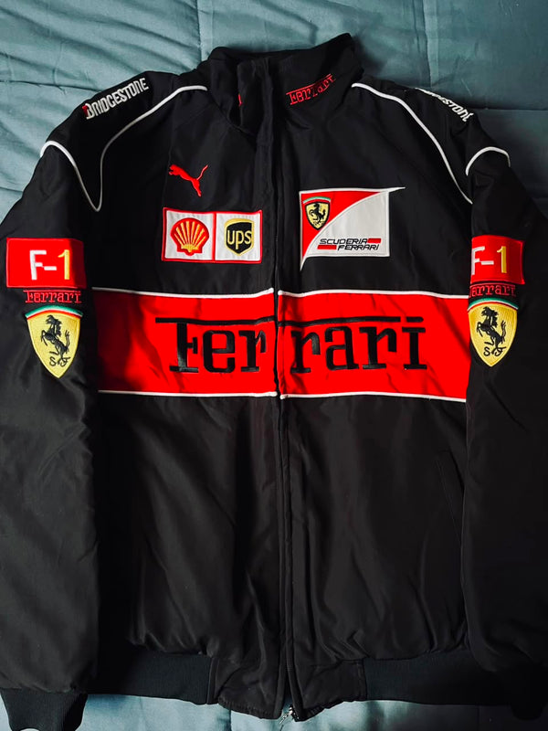 CHAQUETA SCUDERIA FERRARI NEGRO Y ROJO